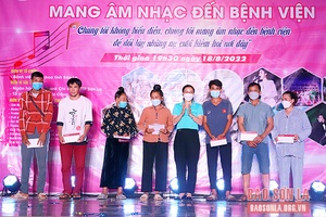Chương trình “Mang âm nhạc đến bệnh viện”