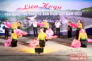 Liên hoan văn hóa, văn nghệ, thể dục thể thao 10 bản biên giới