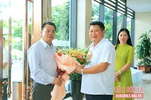 Đoàn đại biểu cấp cao cấp tỉnh Hủa Phăn tham dự các hoạt động nhân dịp Kỷ niệm 60 năm Ngày thiết lập quan hệ ngoại giao Việt Nam - Lào tại tỉnh Sơn La