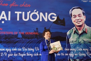 Triển lãm thơ diễn ca và nhân vật lịch sử “Theo dấu chân Đại tướng”