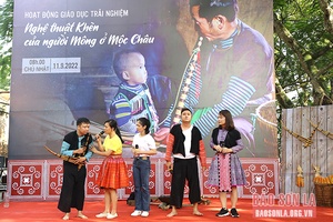 Trải nghiệm “Nghệ thuật khèn của người Mông ở Mộc Châu”