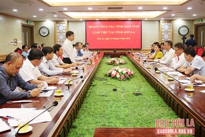 Đoàn công tác tỉnh Kon Tum trao đổi kinh nghiệm với tỉnh Sơn La