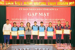 Gặp mặt tuyên dương, khen thưởng HLV, VĐV đạt huy chương 