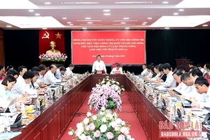 Giáo sư, Tiến sỹ Nguyễn Xuân Thắng, Ủy viên Bộ Chính trị, Giám đốc Học viện Chính trị Quốc gia Hồ Chí Minh làm việc với Ban Thường vụ Tỉnh ủy 