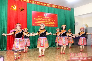 Giao lưu văn nghệ kỷ niệm Ngày Quốc tế người cao tuổi