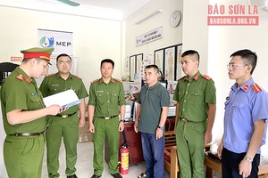 Bắt giữ 2 nguyên Phó Giám đốc Công ty cổ phần dâu tằm tơ Mộc Châu