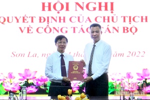 Hội nghị công bố Quyết định của Chủ tịch UBND tỉnh về công tác cán bộ.