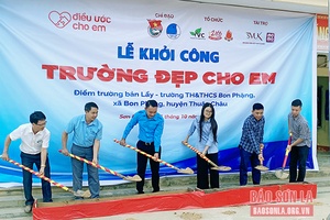 Khởi công công trình "Trường đẹp cho em"