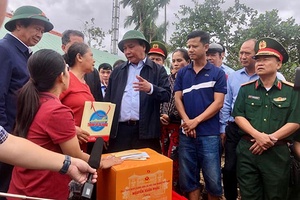 Yêu cầu hàng đầu là phải lo cho người dân sớm trở lại cuộc sống bình thường