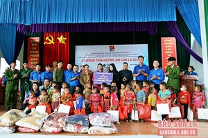 Chương trình tình nguyện “Đông ấm Sơn La”
