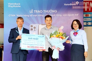 Vietinbank Chi nhánh Sơn La trao giải thưởng cho khách hàng