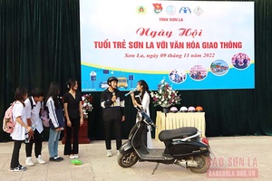 Ngày hội “Tuổi trẻ Sơn La với văn hóa giao thông”