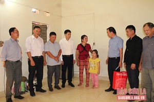 Chung tay hỗ trợ người nghèo “an cư, lạc nghiệp”
