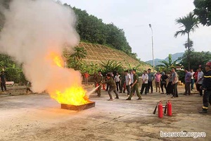 Mường La: Huấn luyện nghiệp vụ PCCC và CNCH cho 100 học viên