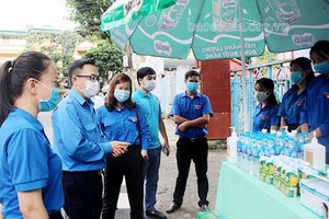 Tỉnh Đoàn Sơn La: Thăm, tặng quà các đội hình tình nguyện “Tiếp sức mùa thi”