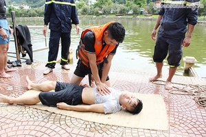 Tập huấn kỹ năng bơi, lặn cứu nạn, cứu hộ cho trên 60 cán bộ, chiến sỹ