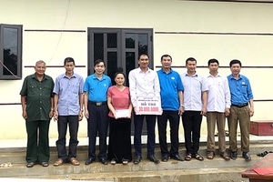 Vì lợi ích của đoàn viên và người lao động            
