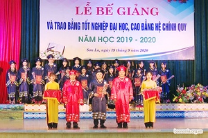 Trường Đại học Tây Bắc: Trao bằng tốt nghiệp cho 511 cử nhân và kỹ sư