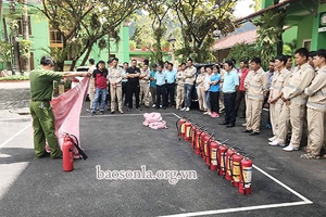 Chăm lo đời sống cho công nhân lao động            