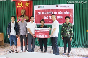 Agribank Chi nhánh tỉnh Sơn La: Chi trả quyền lợi bảo hiểm “Bảo an tín dụng” tại Mai Sơn