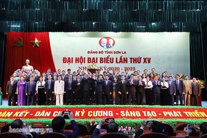 Ban Chấp hành Đảng bộ tỉnh Sơn La khóa XV ra mắt Đại hội