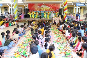 Hội trăng rằm “Thắp sáng ước mơ thiếu nhi vùng cao, vùng khó khăn”