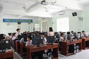 Không "thả nổi" việc cho học sinh sử dụng điện thoại trong giờ học