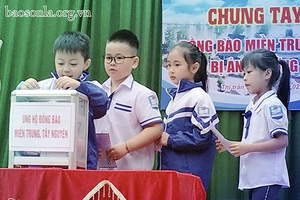 Phòng GD-ĐT Sông Mã quyên góp trên 260 triệu đồng ủng hộ miền Trung
