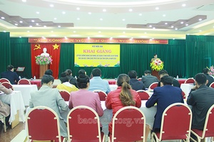 Khai giảng Lớp bồi dưỡng nâng cao năng lực quản lý Nhà nước và kỹ năng cho cán bộ, công chức trẻ ở xã