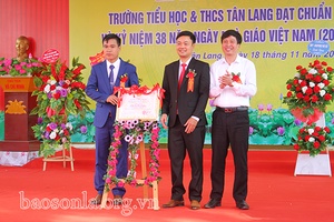 Trường Tiểu học &THCS Tân Lang đạt chuẩn Quốc gia mức độ 1