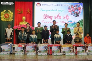 Công an thành phố Sơn La: Phát động chương trình “Đông ấm áp – Trao yêu thương, nhận nụ cười”