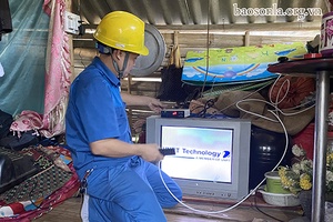 Triển khai việc lắp đặt đầu thu cho các hộ nghèo, hộ cận nghèo