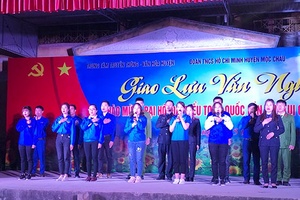 Mộc Châu: Giao lưu văn nghệ chào mừng Đại hội đại biểu toàn quốc lần thứ XIII của Đảng