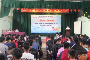 'Tập huấn bơi phòng chống tai nạn đuối nước trẻ em tỉnh Sơn La năm 2025
