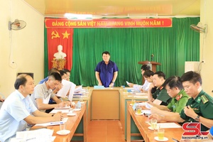 Đồng chí Phó Bí thư Thường trực Tỉnh ủy dàm cánh dệt vịa nẳng xã Chiềng Sơn cánh Lóng Sập