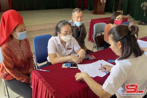 Tas nro tỉnh muôx 40.606 tus nênhs tâu chai têz qơưk paz nhiax txiax