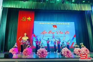 Tưr uô cxuô zav txix têx tsêr, trung tâm hluôs nênhs, nhuôv zâuk thax tsav kâuv têz