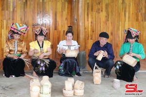 Bản Lua hiềm chự nghê chiên lang