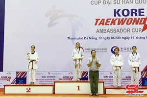 Sơn La cựt đảy 15 huy chương nẳng Giải thì khánh Taekwondo pưng câu lạc bộ hươn mương