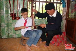 Role of families in preserving traditional culture