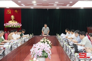 Quỳnh Nhai tủm pua chấp năm pưng luông pùn tẳng tánh bản na máư