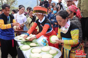 ‘Banh day’ a gift of mountainous region