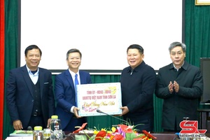 Đồng chí Phó Bí thư Thường trực Tỉnh ủy kiểm tra, dệt vịa cắp pưng cơ quan báo chí khòng tỉnh