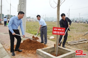 Phù Yên tso yar gruô hu lês hâux lưv Tsiaz chos ntông ndo txiax njis Zơưv Côngz Hôx