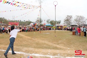 Pàng hội bók bàn huyện Vân Hồ pì 2024: Phọn nương lài luông khánh thì thể thao