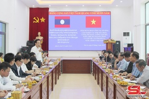 Mú công tác Sở Nông lâm nghiệp pưng tỉnh mương CHDCND Lào dệt vịa nẳng tỉnh Sơn La