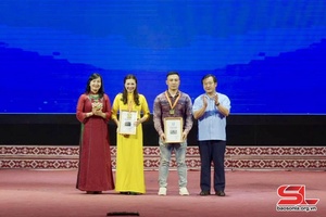 Son La wins gold medal at Northern Mountainous Region Art Photo Festival 2024