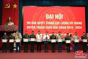 Đại hội khánh thì pùn pẹ chủm mú vũ trang huyện Thuận Châu