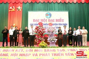 Đại hội khánh thì Pùn pẹ cuồng chủm mú vũ trang huyện Phù Yên