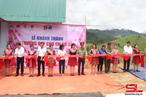 Uô tiar luz “Tsêr cơưv jông trâu têx mê zâuk”